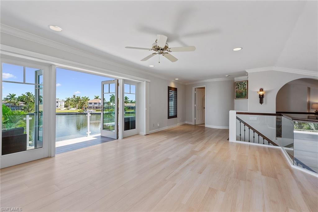 MARCO BEACH - Residential