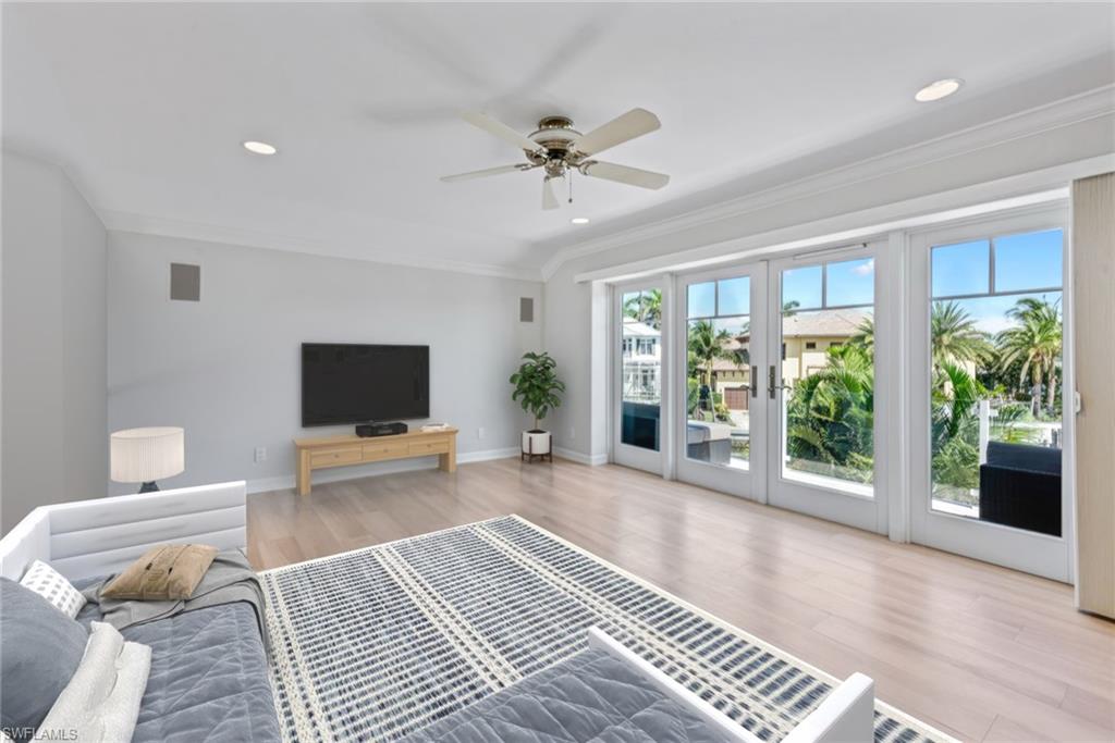 MARCO BEACH - Residential