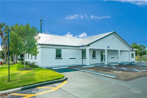 3010 Tamiami TRL E NAPLES FL 34112