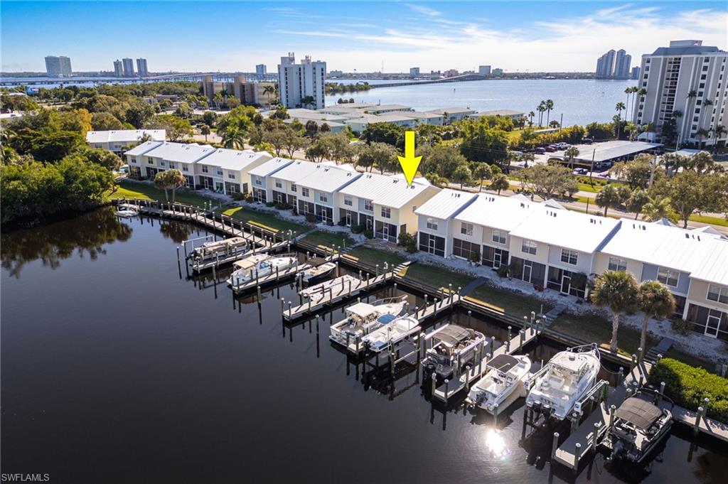 SHIPYARD VILLAS - Residential