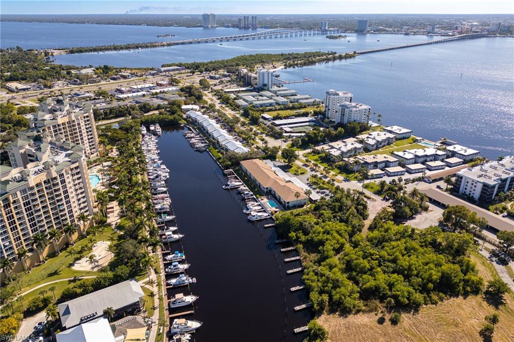 SHIPYARD VILLAS - Residential