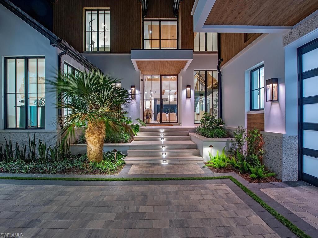 Photo of 3040 Fort Charles DR, NAPLES, FL 34102 (MLS # 226016469)