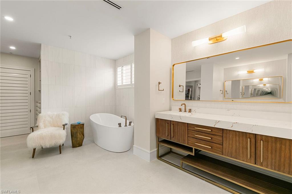 ESPLANADE - Residential