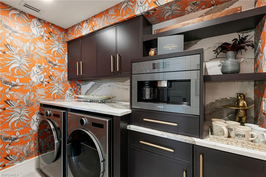 ESPLANADE - Residential