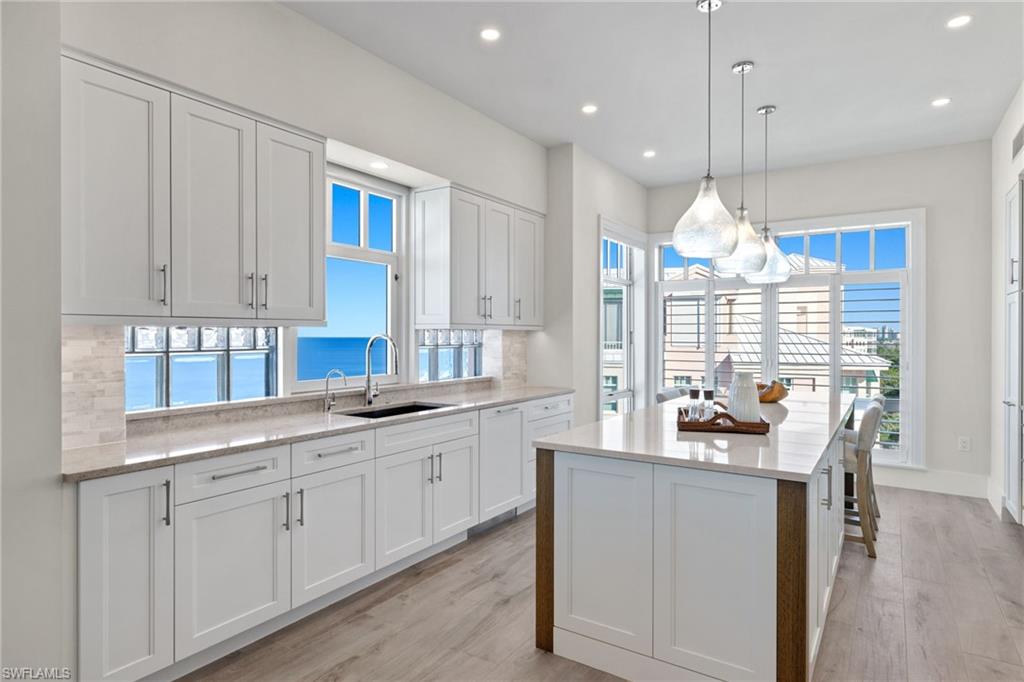 BAREFOOT BEACH CLUB - Residential