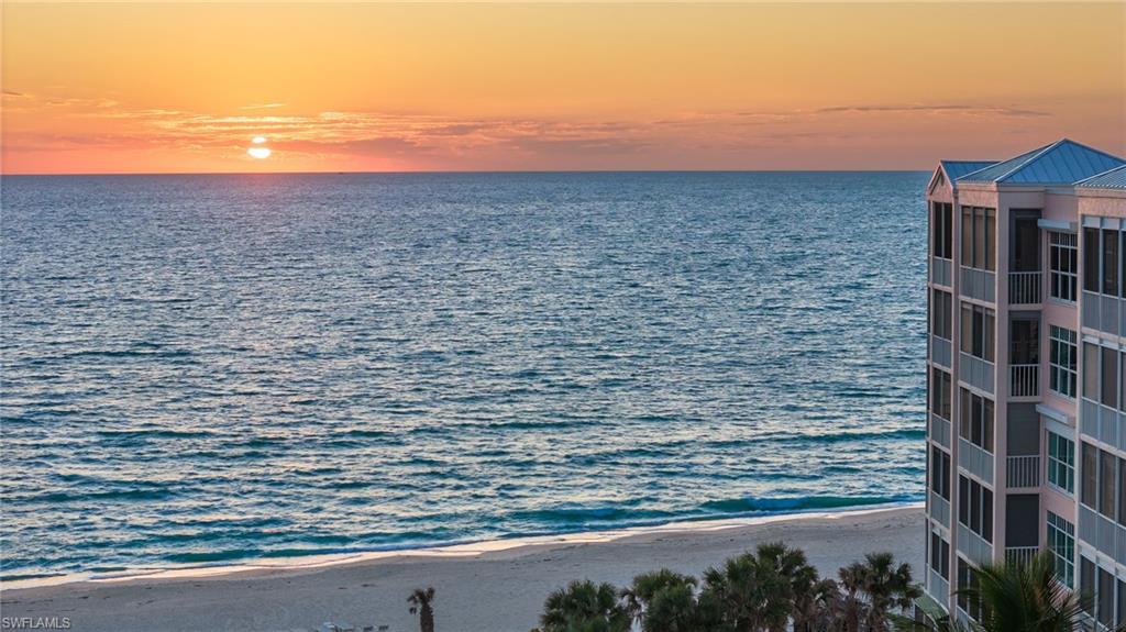 BAREFOOT BEACH CLUB - Residential