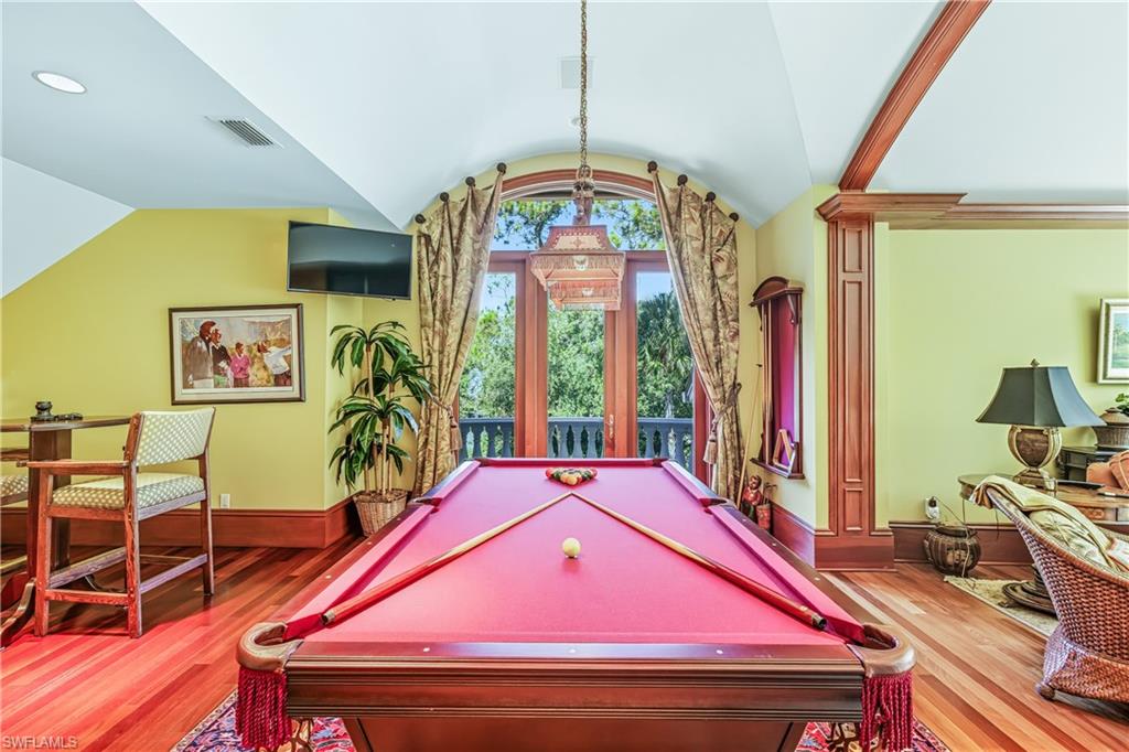 NAPLES CLUB ESTATES - Residential