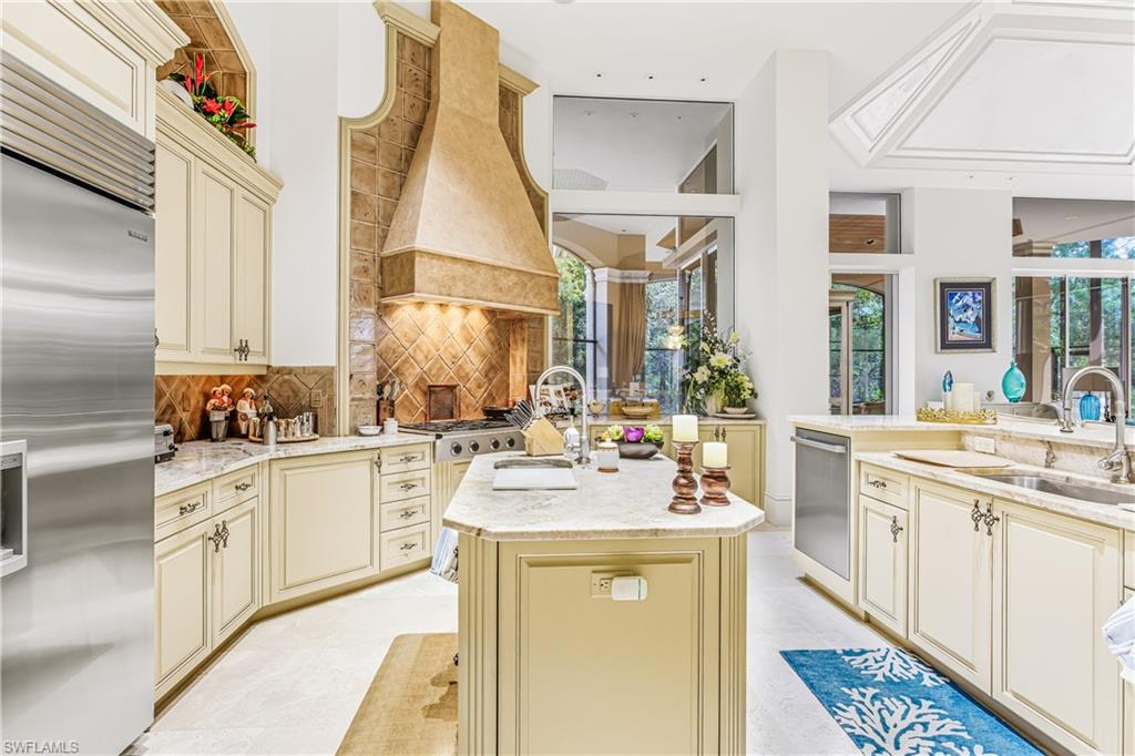 NAPLES CLUB ESTATES - Residential