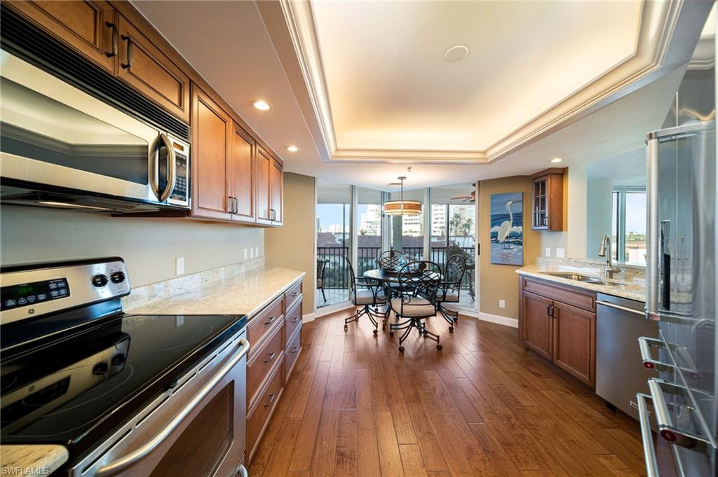 VISTAS AT PARK SHORE - Residential