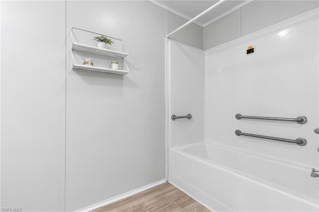 KNIGHTS BOKEELIA ISLE - Residential