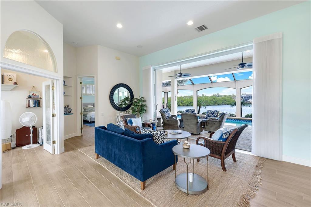 MARCO BEACH - Residential