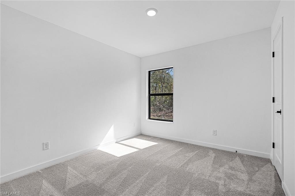 MIRROR LAKES - Residential