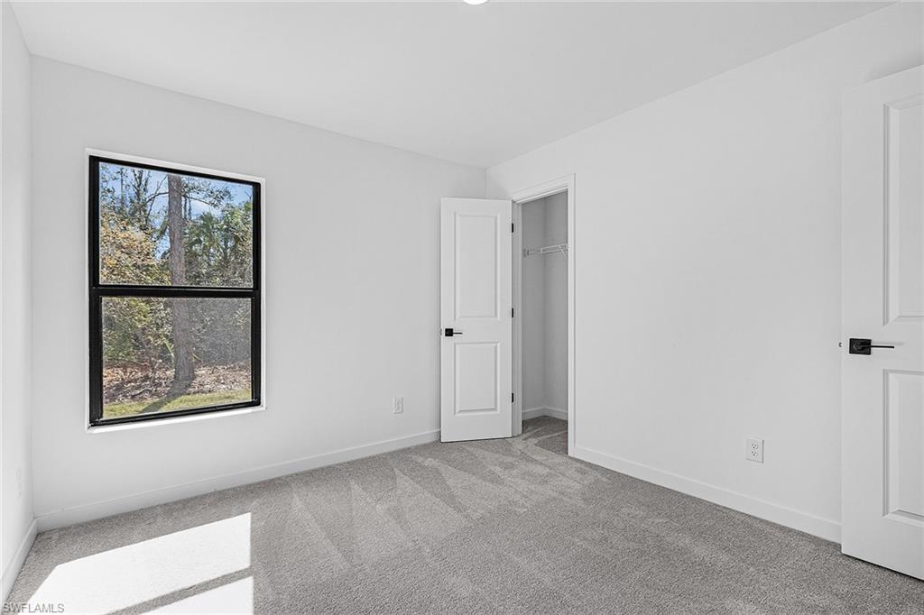 MIRROR LAKES - Residential