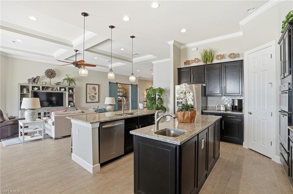 CORKSCREW SHORES - Residential