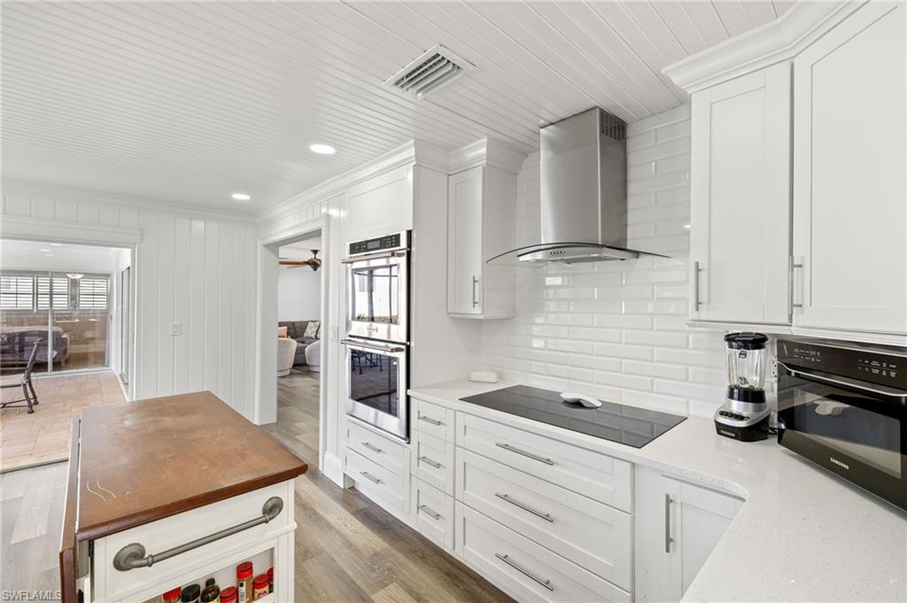 ROYAL HARBOR - Residential