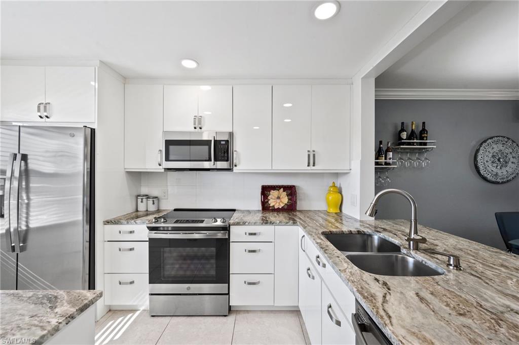 CAPE PARKWAY - Residential