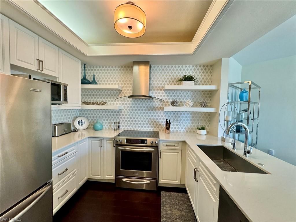 Photo of 365 5th AVE S #303, NAPLES, FL 34102 (MLS # 226009218)