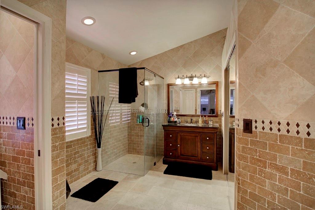 FOUNTAIN LAKES - Residential