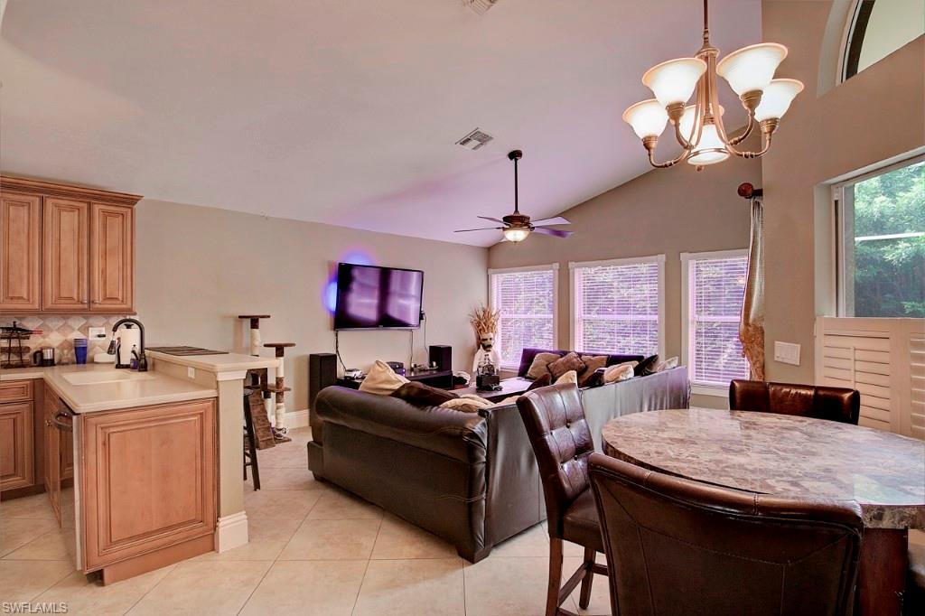 FOUNTAIN LAKES - Residential