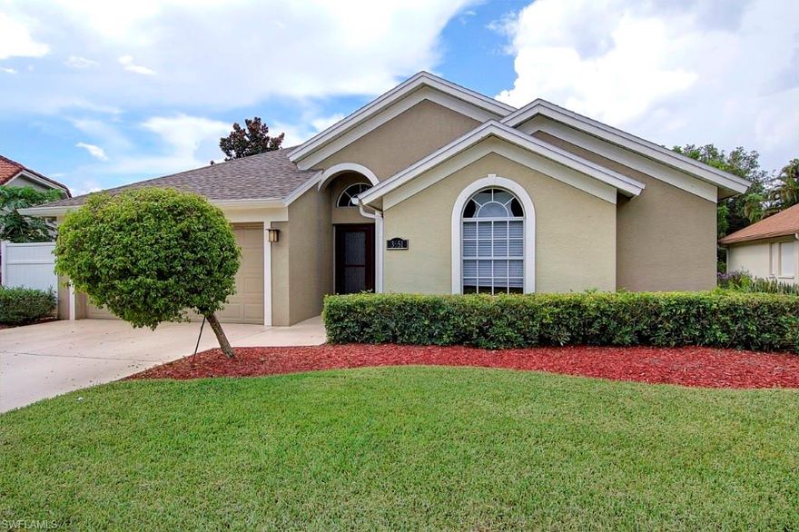 RARELY AVAILABLE CHESTERFIELD FLOORPLAN  BY CENTEX ...UPGRADED KITCHEN BATHROOMS AND FLOORING. GREAT LOCATION ACROSS FROM COCONUT POINT! LOW ASSOCIATION FEES INCLUDE GOLF, TENNIS, FITNESS CENTER,COMMUNITY POOL