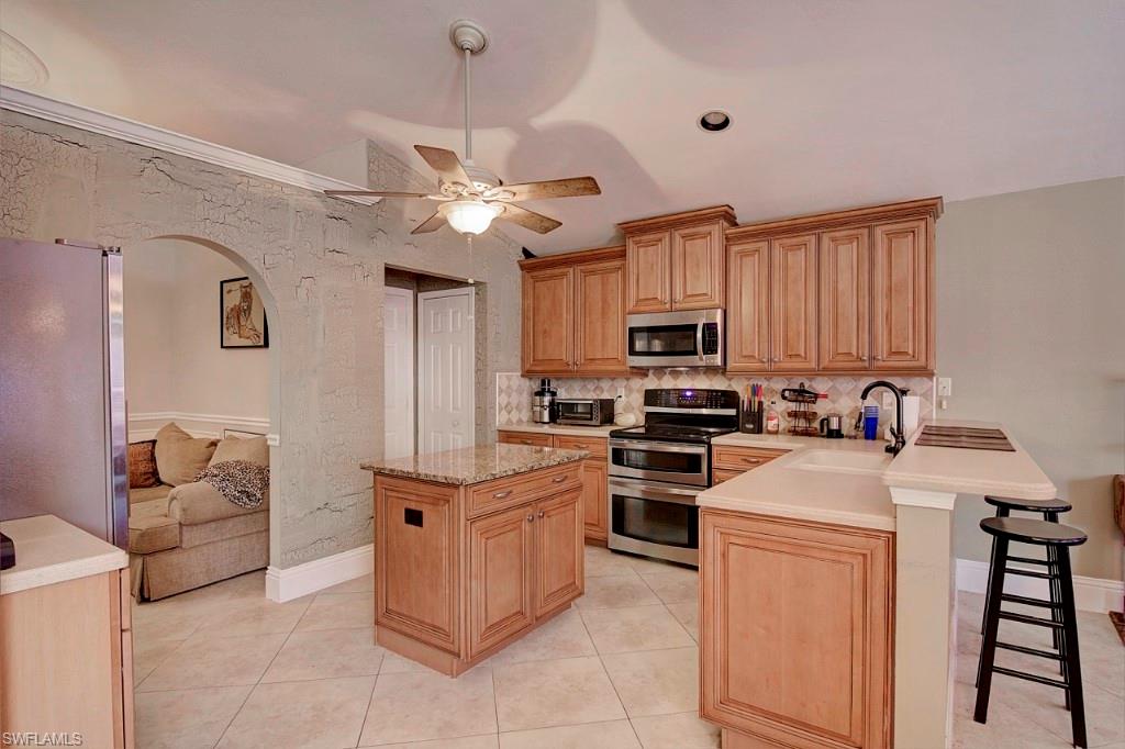 FOUNTAIN LAKES - Residential