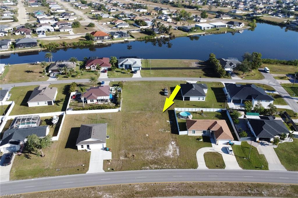 CAPE CORAL - Land