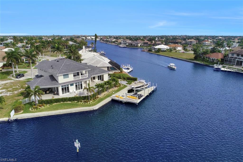 MARCO BEACH - Residential