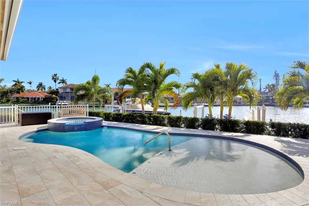 MARCO BEACH - Residential