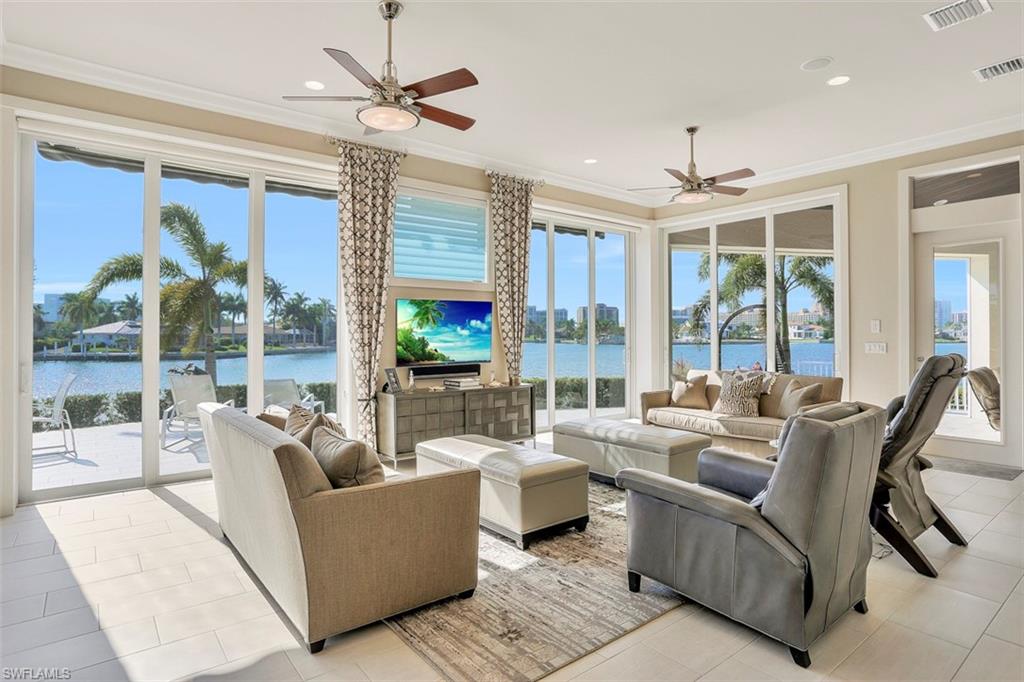 MARCO BEACH - Residential