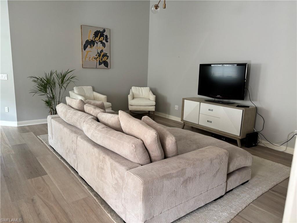 ISLAND WALK - Residential Lease