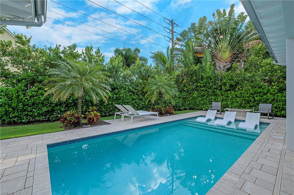 RIDGE LAKE - Residential