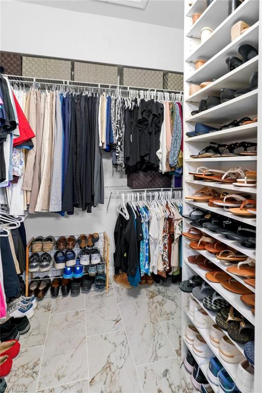 LANGSHIRE - Residential