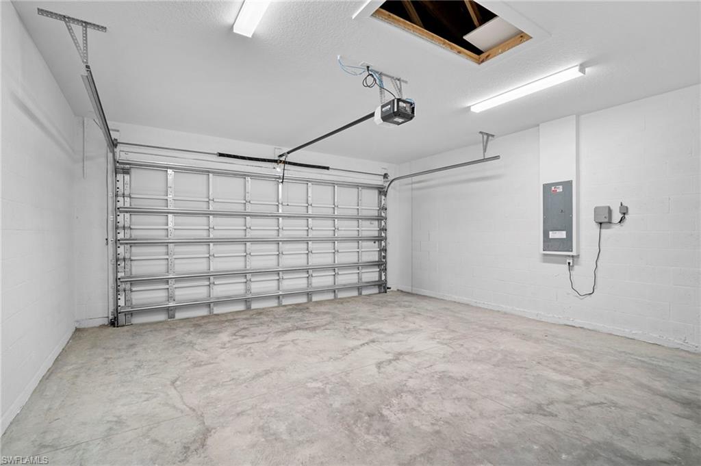 NORTH PORT - Residential Lease