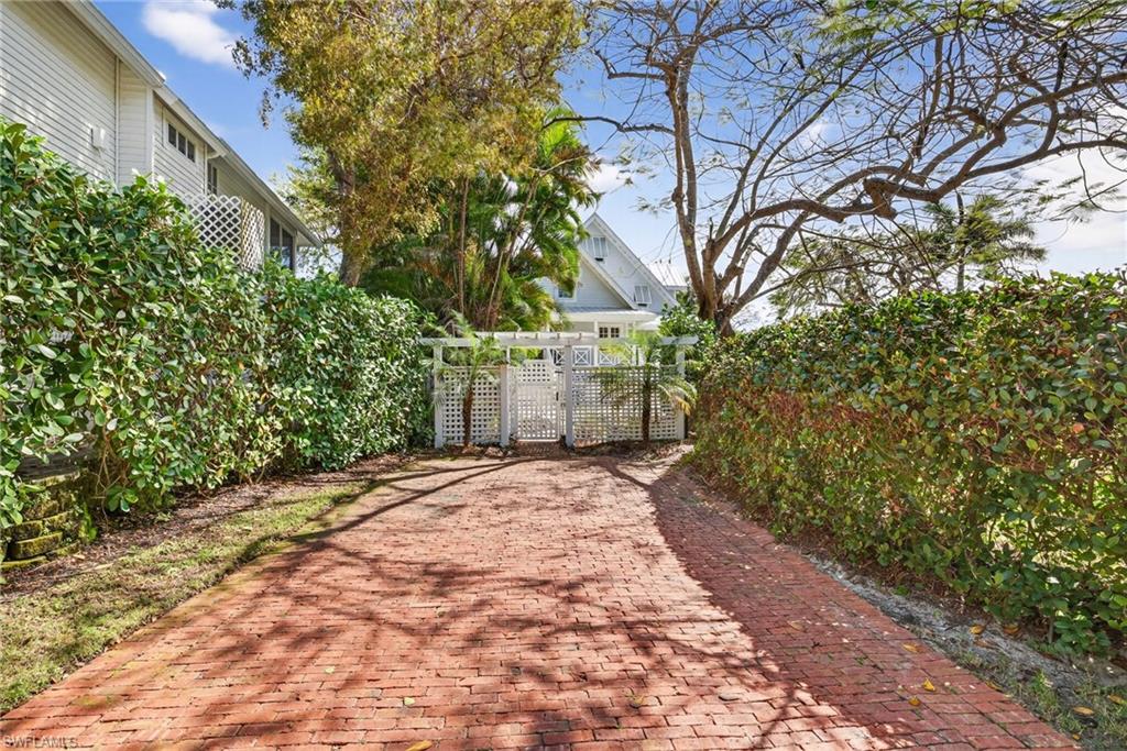 OLDE NAPLES - Residential