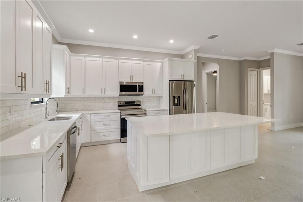 GOLDEN GATE ESTATES - Residential