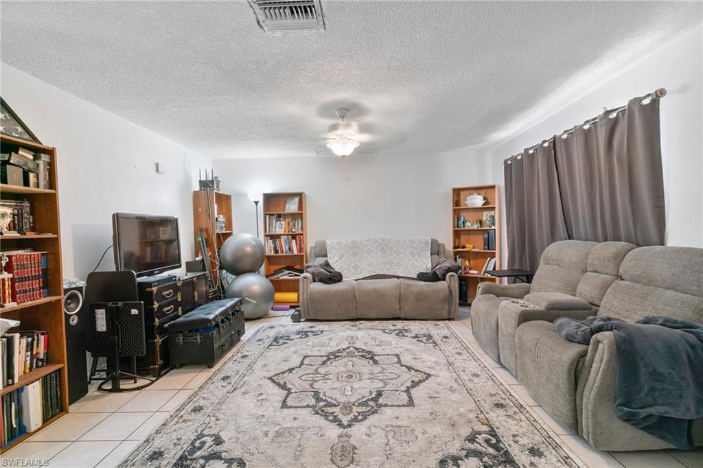 SAN CARLOS PARK - Residential