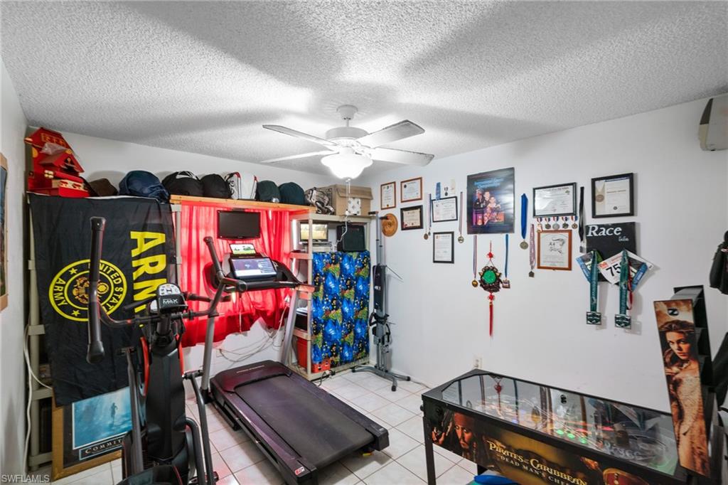 SAN CARLOS PARK - Residential