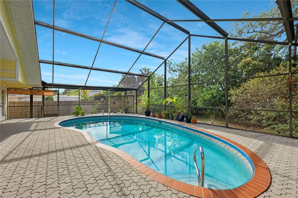 NUTTINGLIKIT GROVE - Residential