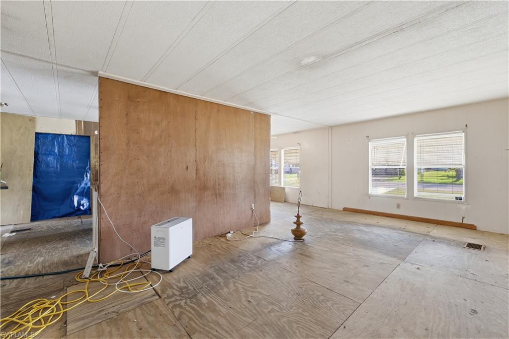 IMPERIAL HARBOR - Residential