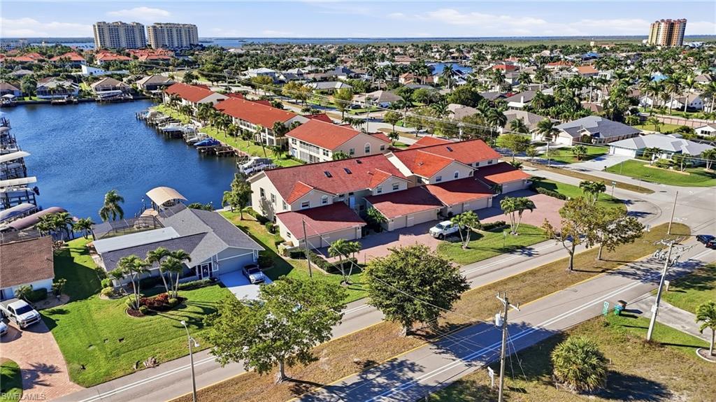 CAPSTAN II CONDO - Residential