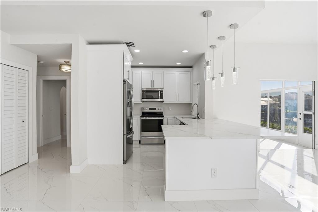 CAPSTAN II CONDO - Residential