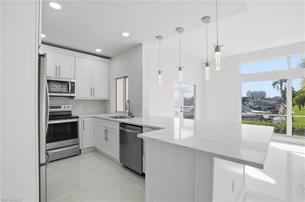 CAPSTAN II CONDO - Residential