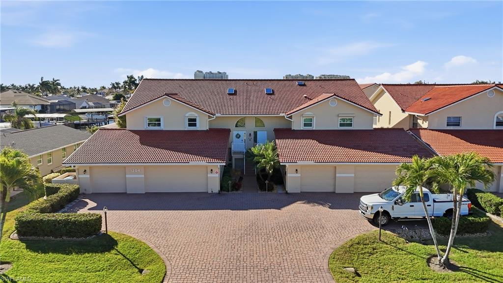 CAPSTAN II CONDO - Residential