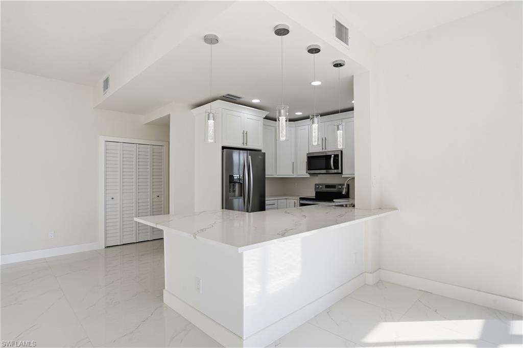 CAPSTAN II CONDO - Residential