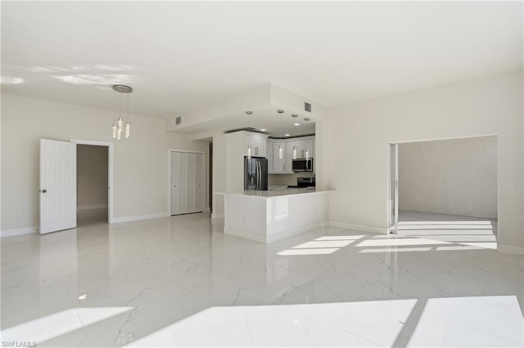 CAPSTAN II CONDO - Residential