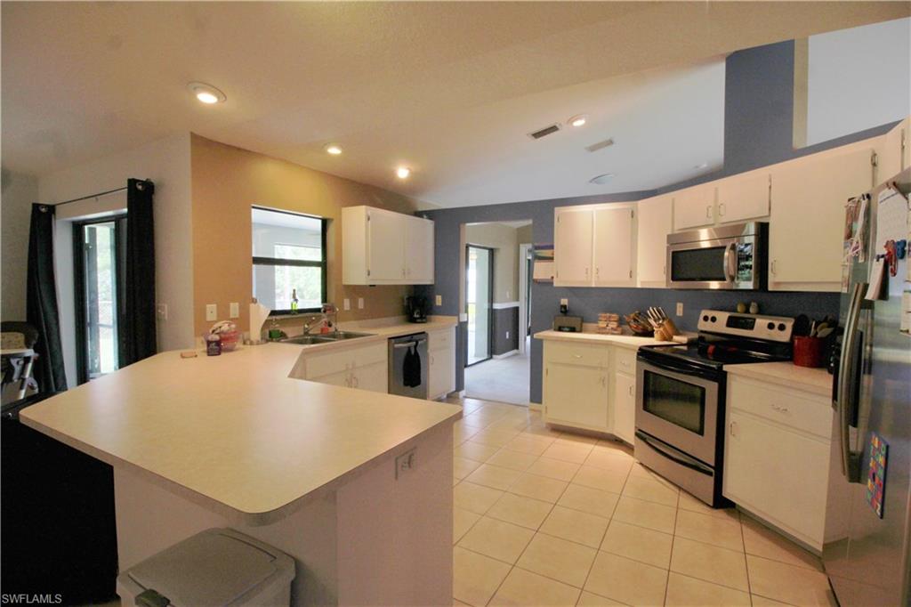 SAN CARLOS PARK - Residential