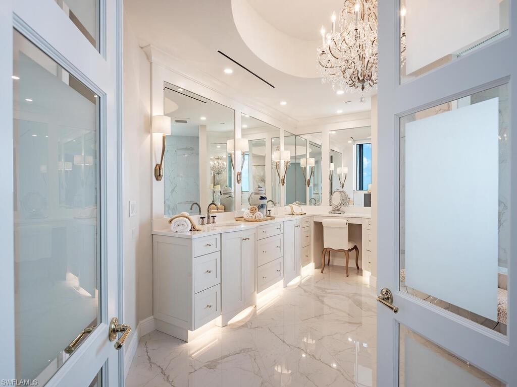 LA SCALA AT THE COLONY - Residential