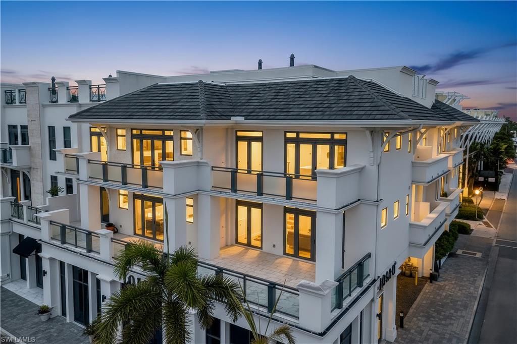 Photo of 875 6th AVE S #303, NAPLES, FL 34102 (MLS # 225058725)