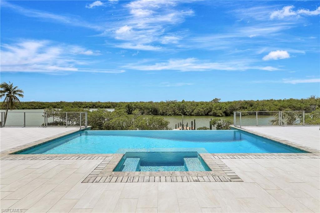 CAROLANDS - Residential