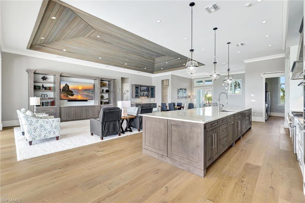 CAROLANDS - Residential